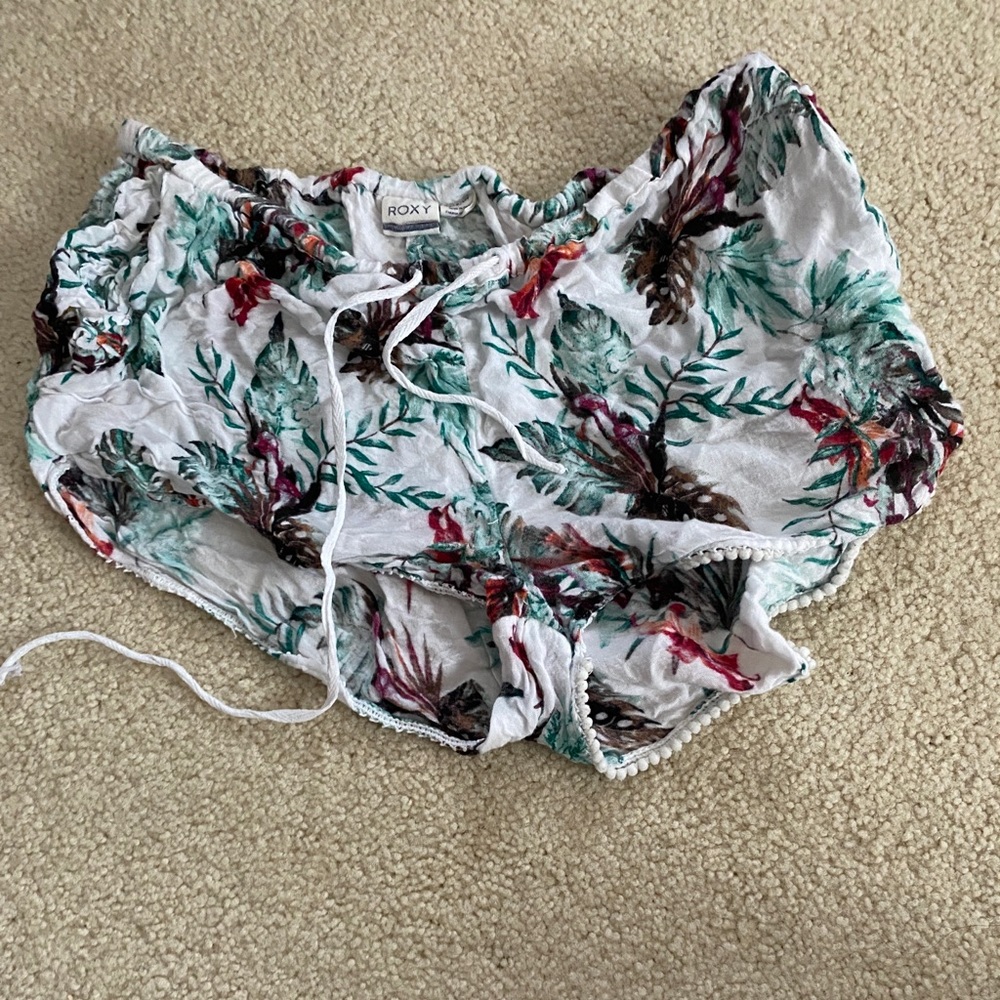 Roxy beachy flowy short shorts